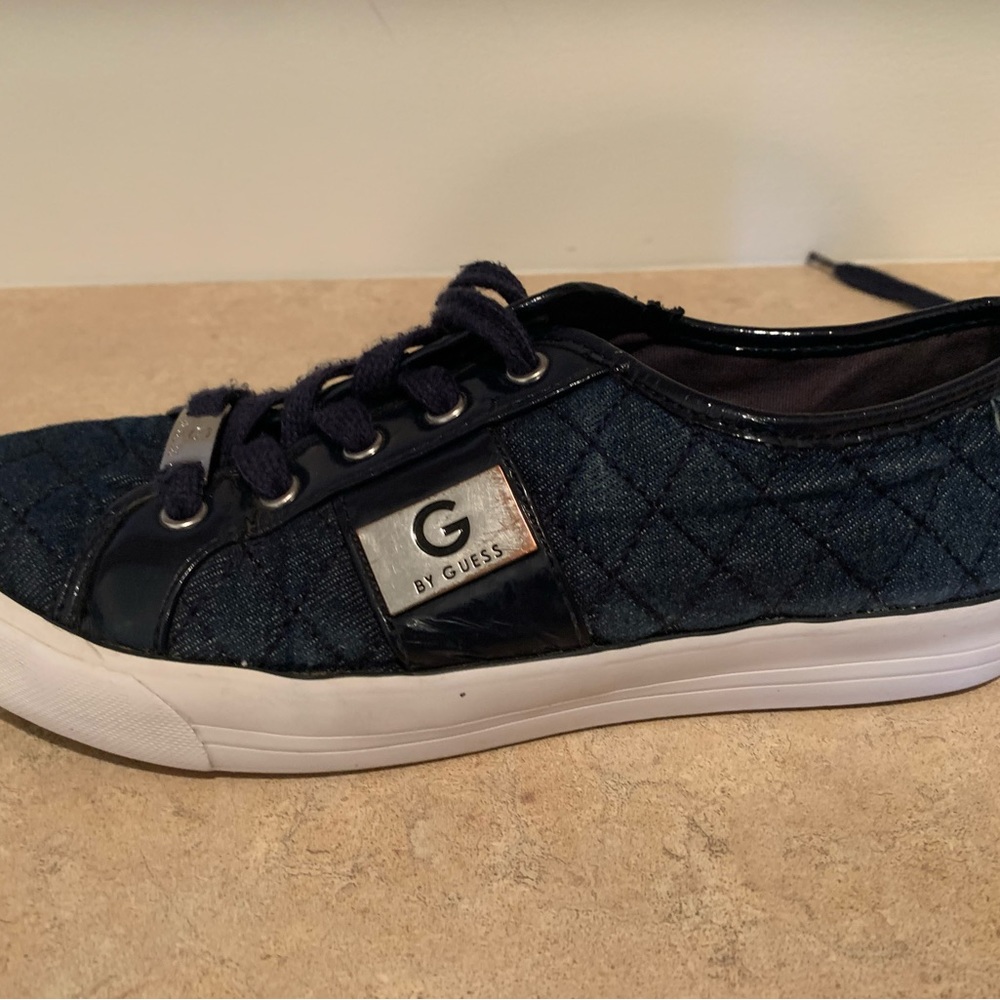 Cute navy Blue Guess sneakers.